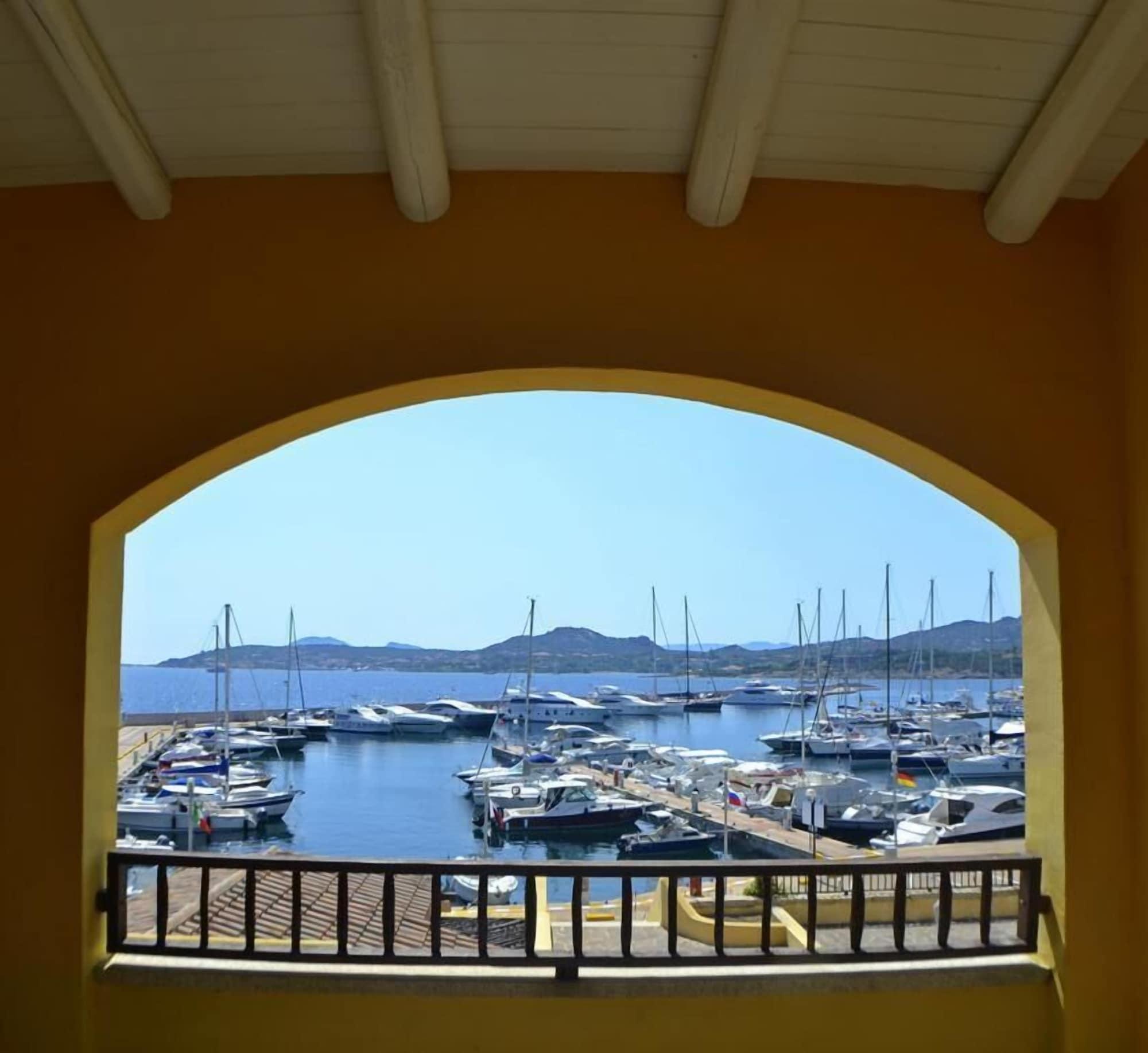 Le Sirene Hotel Portisco Exterior foto