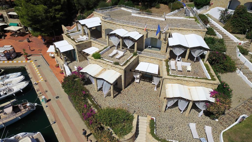 Le Sirene Hotel Portisco Exterior foto